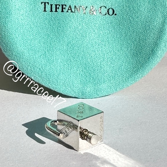 AUTH RARE vintage Tiffany & Co. 1837 cube charm/pendant✨ - Picture 11 of 16